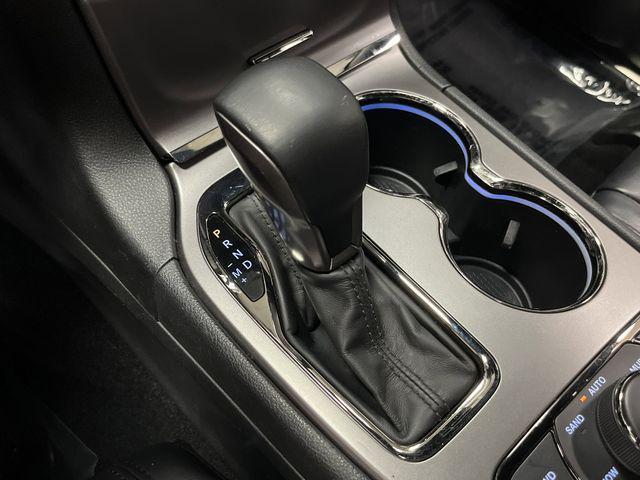 Photo of 2020 Diamond Black Crystal Pearlcoat Jeep Grand Cherokee