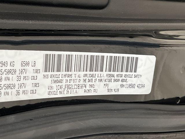 Photo of 2020 Diamond Black Crystal Pearlcoat Jeep Grand Cherokee