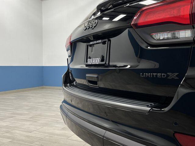 Photo of 2020 Diamond Black Crystal Pearlcoat Jeep Grand Cherokee