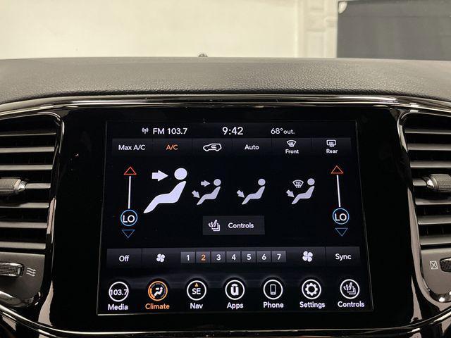 Photo of 2020 Diamond Black Crystal Pearlcoat Jeep Grand Cherokee