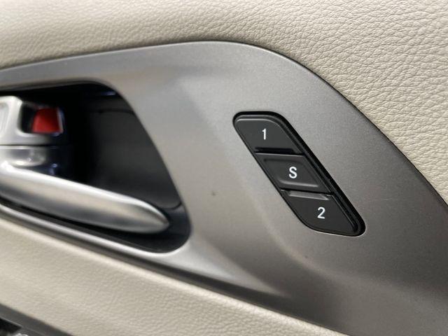Photo of 2023 Silver Mist Clearcoat Chrysler Pacifica