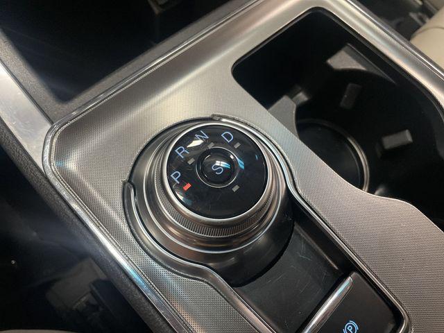 Photo of 2022 Black Metallic Ford Edge