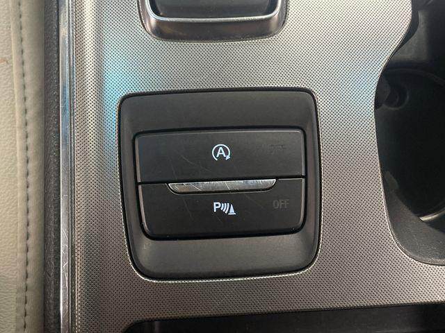 Photo of 2022 Black Metallic Ford Edge