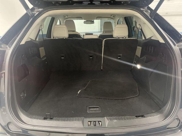 Photo of 2022 Black Metallic Ford Edge