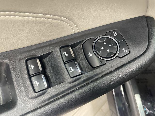 Photo of 2022 Black Metallic Ford Edge