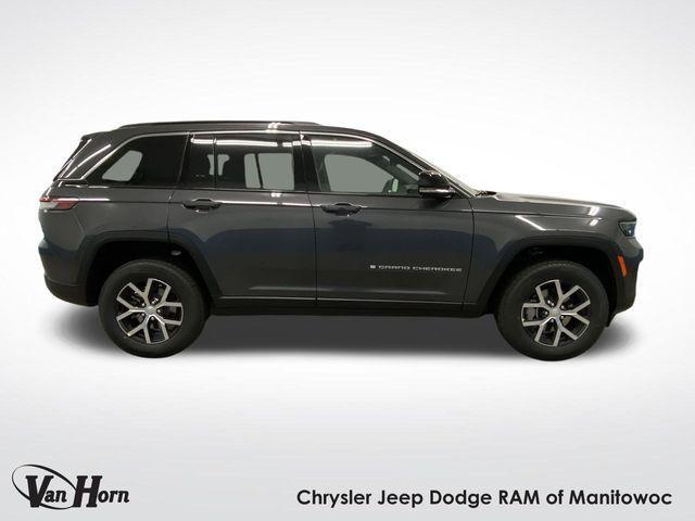 Photo of 2025 Baltic Gray Metallic Clearcoat Jeep Grand Cherokee