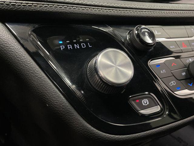 Photo of 2022 Brilliant Black Crystal Pearlcoat Chrysler Pacifica Hybrid