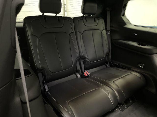 Photo of 2024 Diamond Black Crystal Pearlcoat Jeep Grand Cherokee L