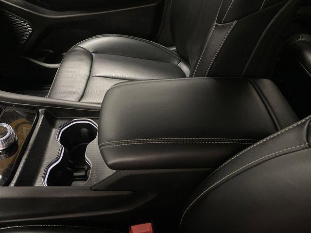 Photo of 2024 Diamond Black Crystal Pearlcoat Jeep Grand Cherokee L