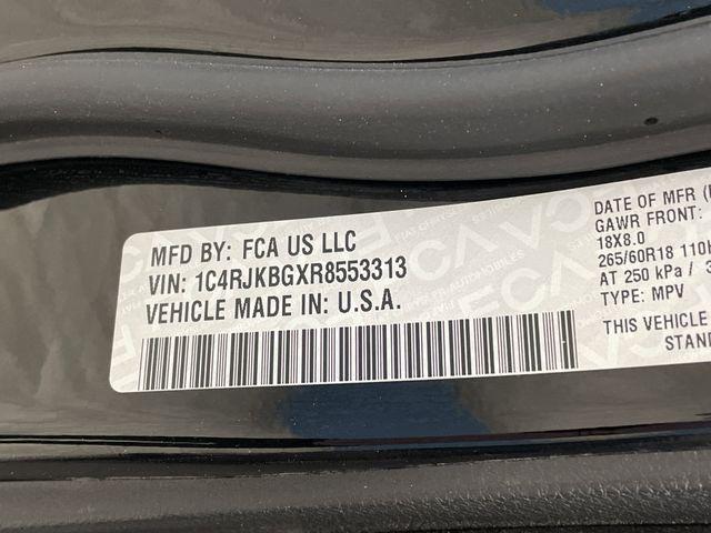 Photo of 2024 Diamond Black Crystal Pearlcoat Jeep Grand Cherokee L