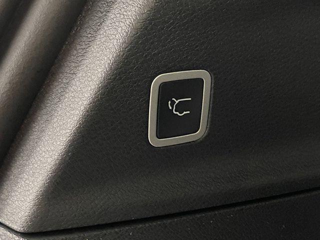 Photo of 2025 Ceramic Gray Clearcoat Chrysler Pacifica