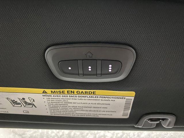 Photo of 2025 Ceramic Gray Clearcoat Chrysler Pacifica