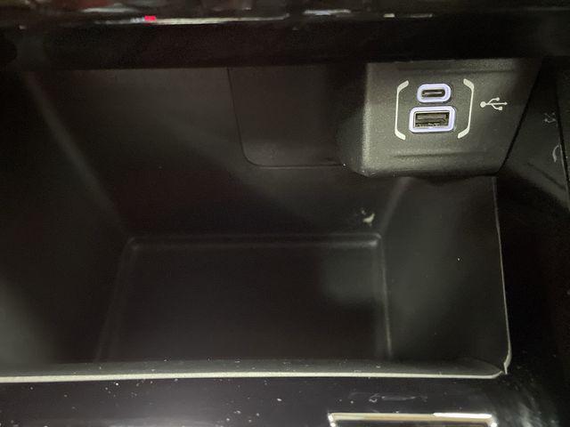 Photo of 2024 Diamond Black Crystal Pearlcoat Jeep Compass