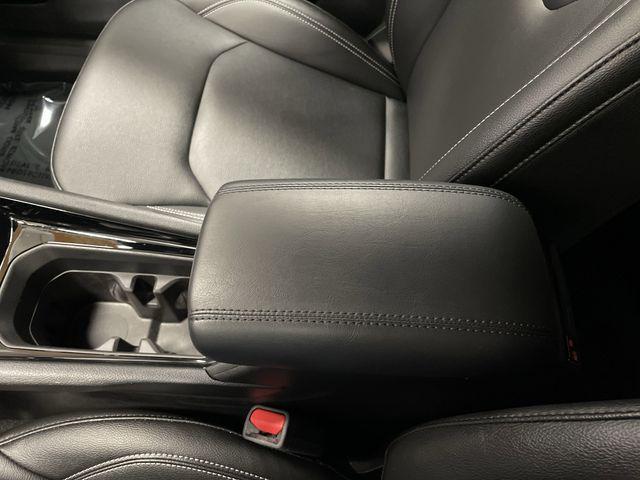 Photo of 2024 Diamond Black Crystal Pearlcoat Jeep Compass