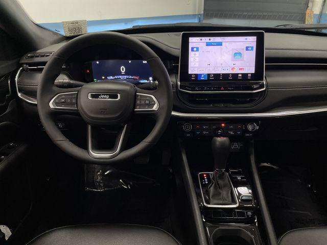 Photo of 2024 Diamond Black Crystal Pearlcoat Jeep Compass