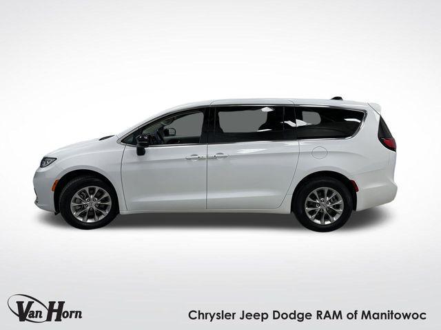 Photo of 2024 Bright White Clearcoat Chrysler Pacifica