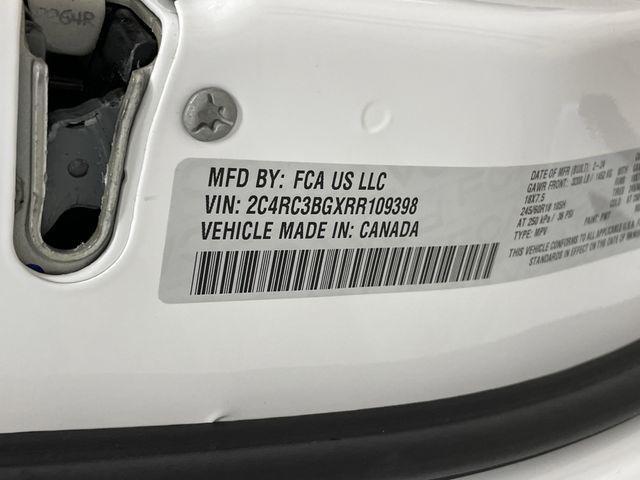 Photo of 2024 Bright White Clearcoat Chrysler Pacifica