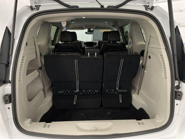 Photo of 2024 Bright White Clearcoat Chrysler Pacifica