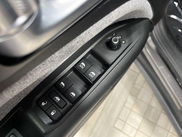 Photo of 2022 Granite Crystal Metallic Clearcoat Jeep Compass