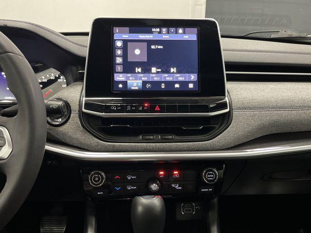 Photo of 2022 Granite Crystal Metallic Clearcoat Jeep Compass