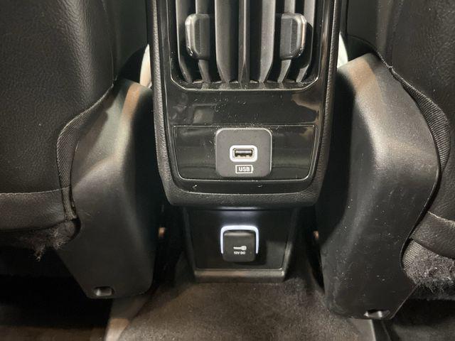 Photo of 2022 Granite Crystal Metallic Clearcoat Jeep Compass
