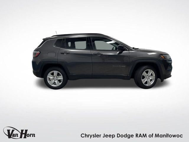 Photo of 2022 Granite Crystal Metallic Clearcoat Jeep Compass