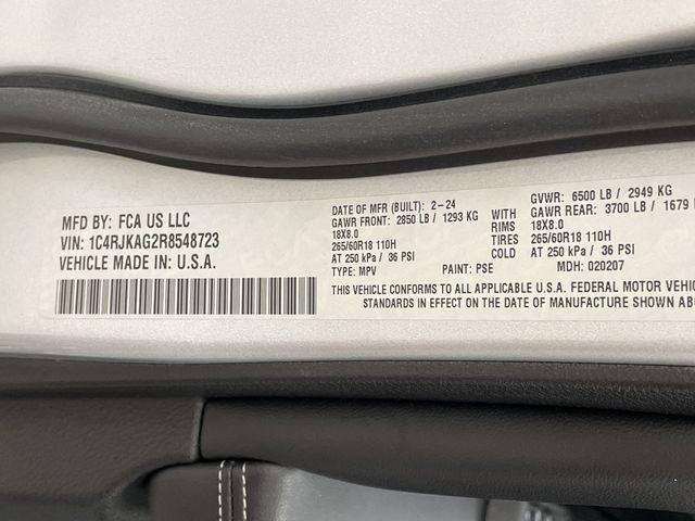 Photo of 2024 Silver Zynith Jeep Grand Cherokee L