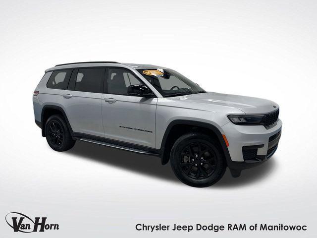 Photo of 2024 Silver Zynith Jeep Grand Cherokee L