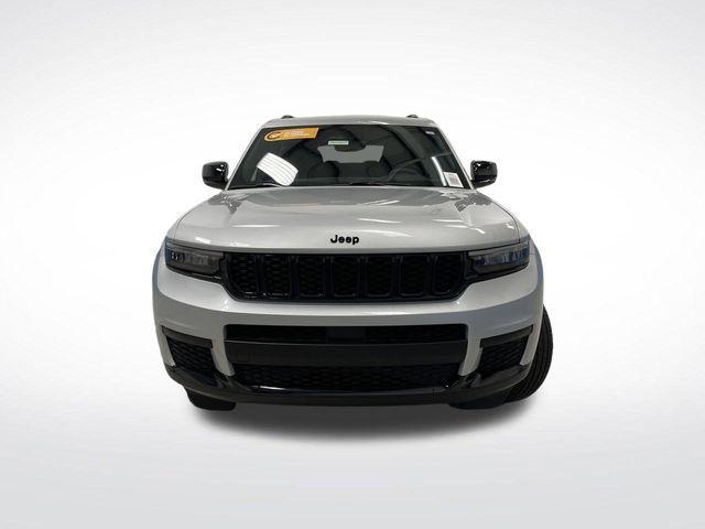 Photo of 2024 Silver Zynith Jeep Grand Cherokee L