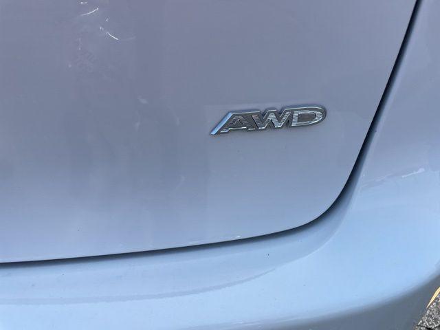 Photo of 2025 Bright White Clearcoat Chrysler Pacifica