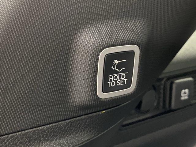 Photo of 2025 Bright White Clearcoat Jeep Grand Cherokee