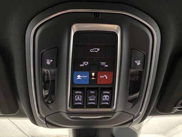 Photo of 2025 Bright White Clearcoat Jeep Grand Cherokee