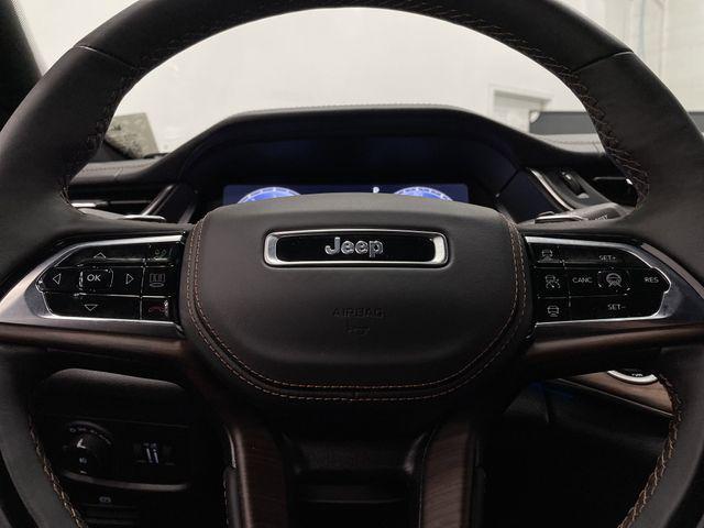 Photo of 2024 Bright White Clearcoat Jeep Grand Cherokee L