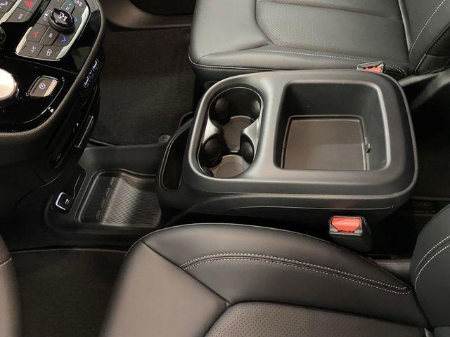 Photo of 2025 Fathom Blue Pearlcoat Chrysler Pacifica