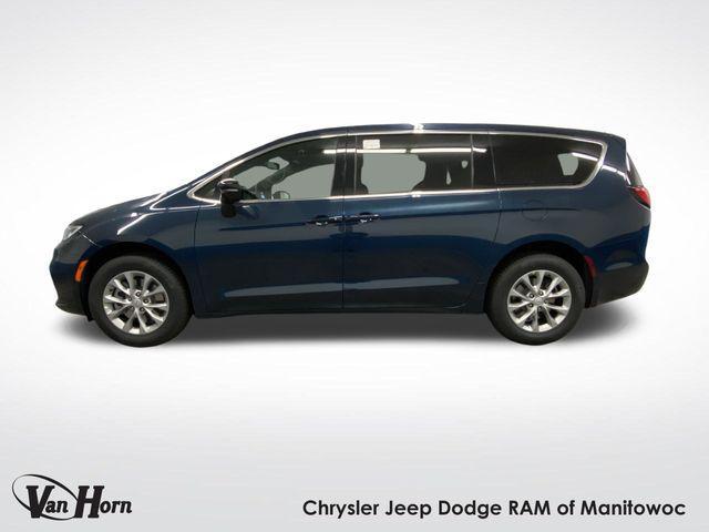 Photo of 2025 Fathom Blue Pearlcoat Chrysler Pacifica