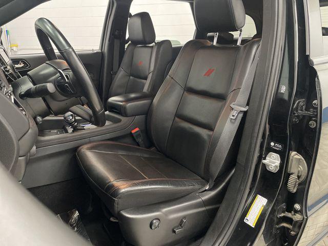 Photo of 2023 DB Black Crystal Clearcoat Dodge Durango