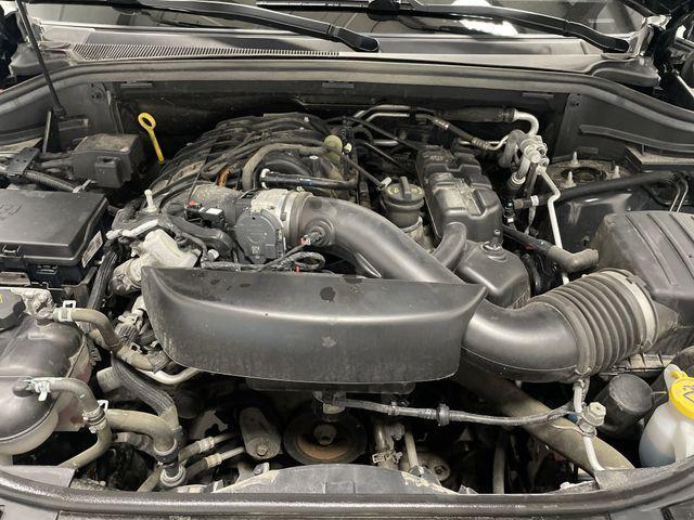 Photo of 2023 DB Black Crystal Clearcoat Dodge Durango