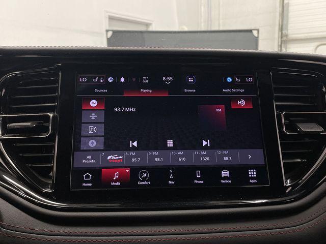 Photo of 2023 DB Black Crystal Clearcoat Dodge Durango