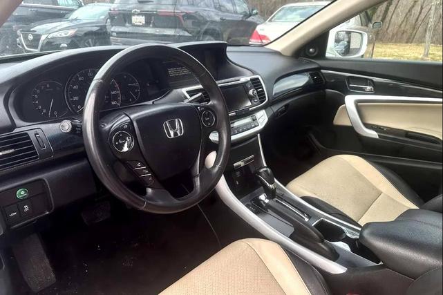 Photo of 2013 White Orchid Pearl Honda Accord