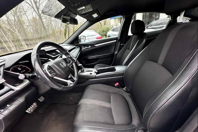 Photo of 2021 Platinum White Pearl Honda Civic