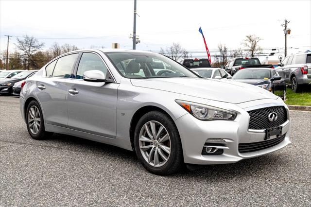 Photo of 2015 Liquid Platinum INFINITI Q50