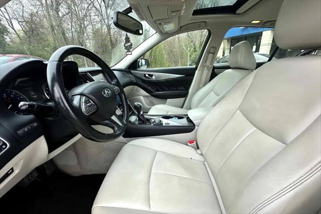 Photo of 2015 Liquid Platinum INFINITI Q50