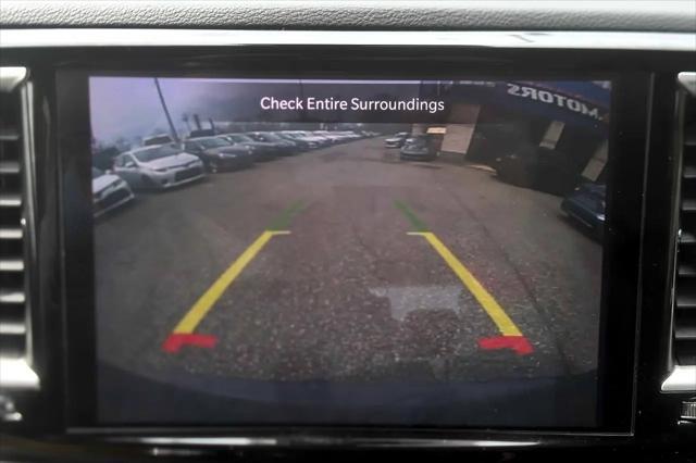 Photo of 2022 Gray Chrysler Pacifica
