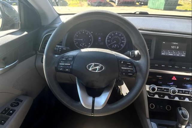 Photo of 2020 Phantom Black Hyundai ELANTRA