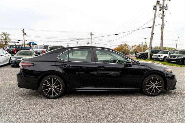 Photo of 2021 Midnight Black Metallic Toyota Camry