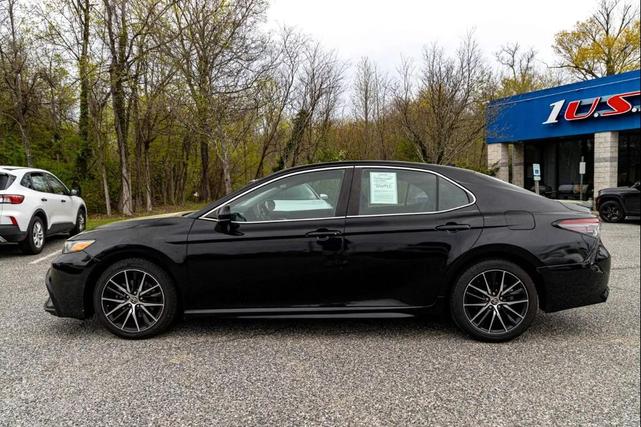 Photo of 2021 Midnight Black Metallic Toyota Camry