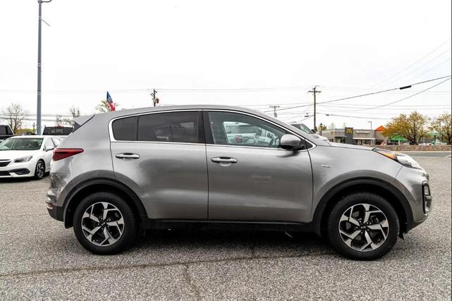 Photo of 2022 Sparkling Silver Kia Sportage