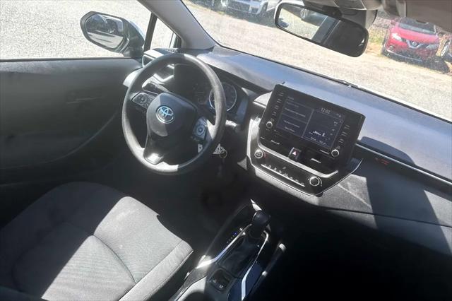 Photo of 2022 White Toyota Corolla