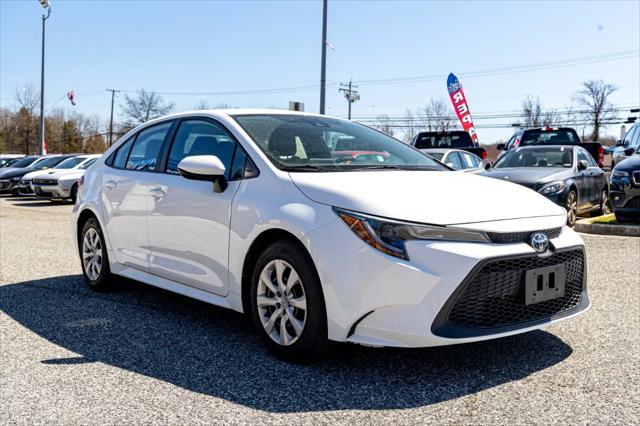 Photo of 2022 White Toyota Corolla