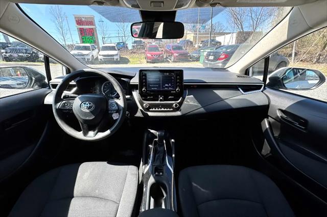 Photo of 2022 White Toyota Corolla